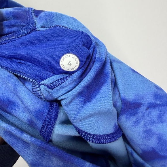 Lululemon Align Super High Rise 10” Short in Game Day Blue Multi Size 4 - Picture 4 of 4